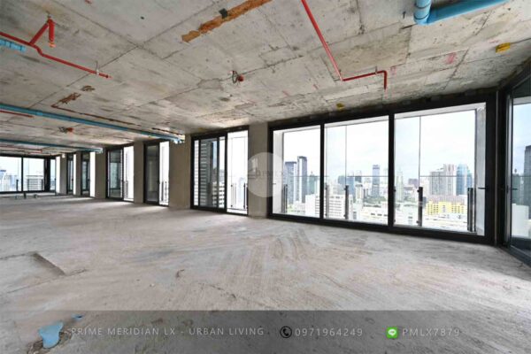 Circle Sukhumvit 11 - Penthouse Unit