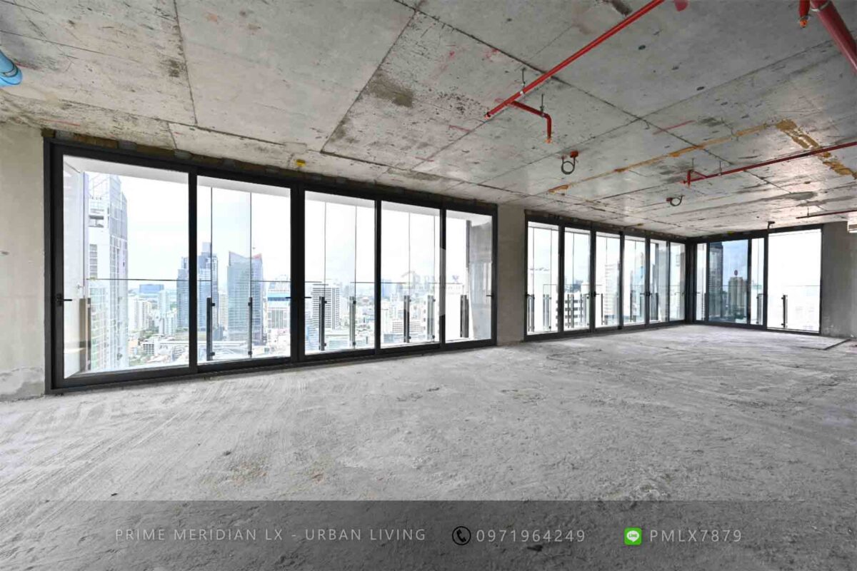 Circle Sukhumvit 11 - Penthouse Unit