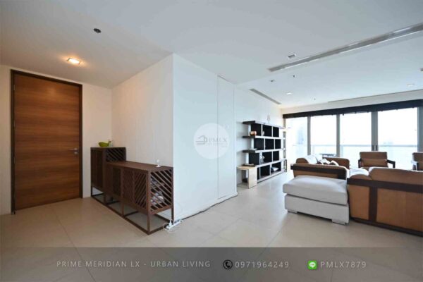 The River Condominium - 3 Beds