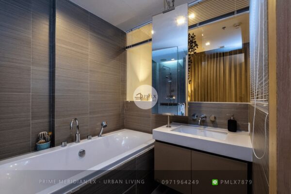 Siri At Sukhumvit - Top Floor 3 Bed