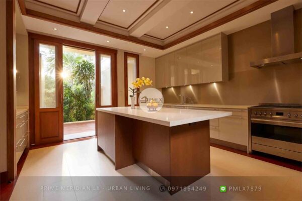 Sukhumvit 31 - Super Luxury Single House