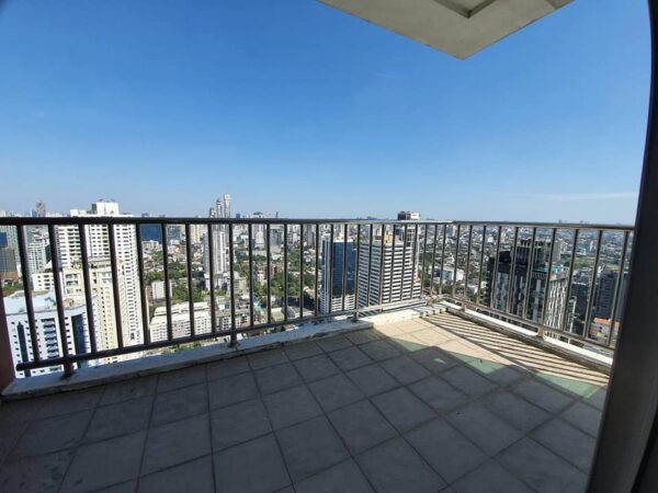 Fullerton Sukhumvit - Penthouse Duplex