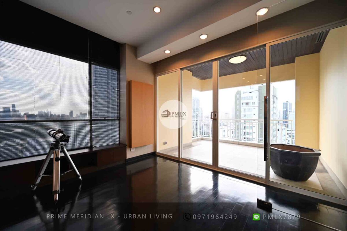 Wilshire Sukhumvit 22 - Penthouse Duplex