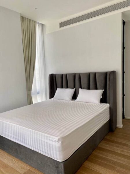 Muniq Langsuan - 2 Bed