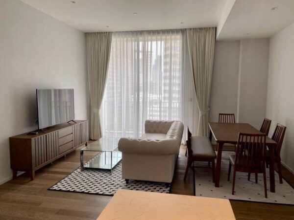 Muniq Langsuan - 2 Bed