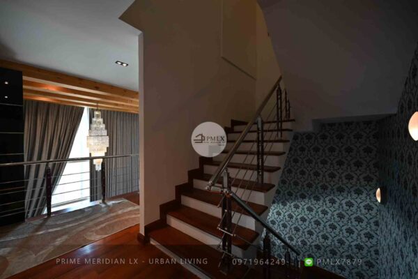 Wind Sukhumvit 23 - Triplex Penthouse