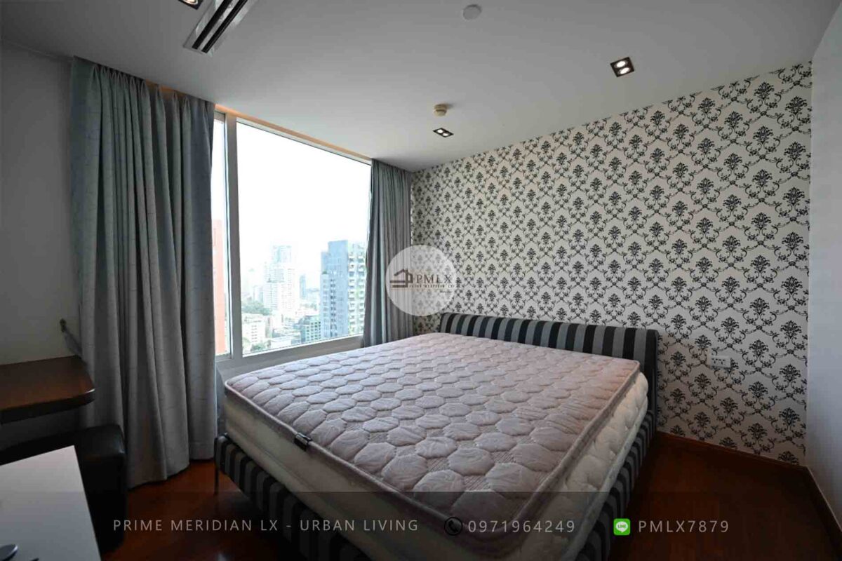 Wind Sukhumvit 23 - Triplex Penthouse