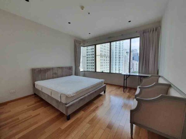 The Emporio Place - 3 Beds