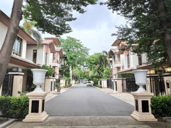 Baan Sansiri Sukhumvit 67 - Single House