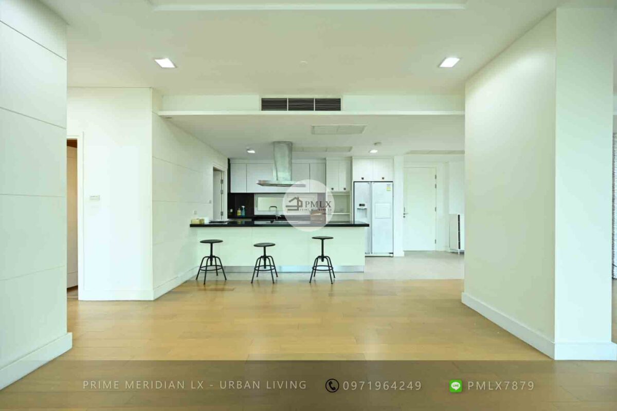 Wind Sukhumvit 23 - Triplex