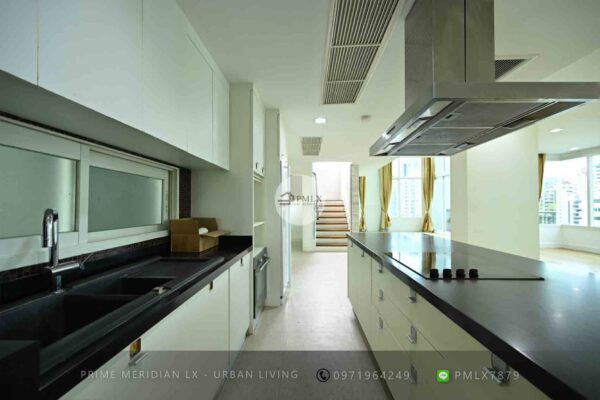 Wind Sukhumvit 23 - Triplex