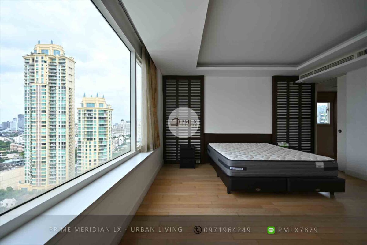 Wind Sukhumvit 23 - Triplex