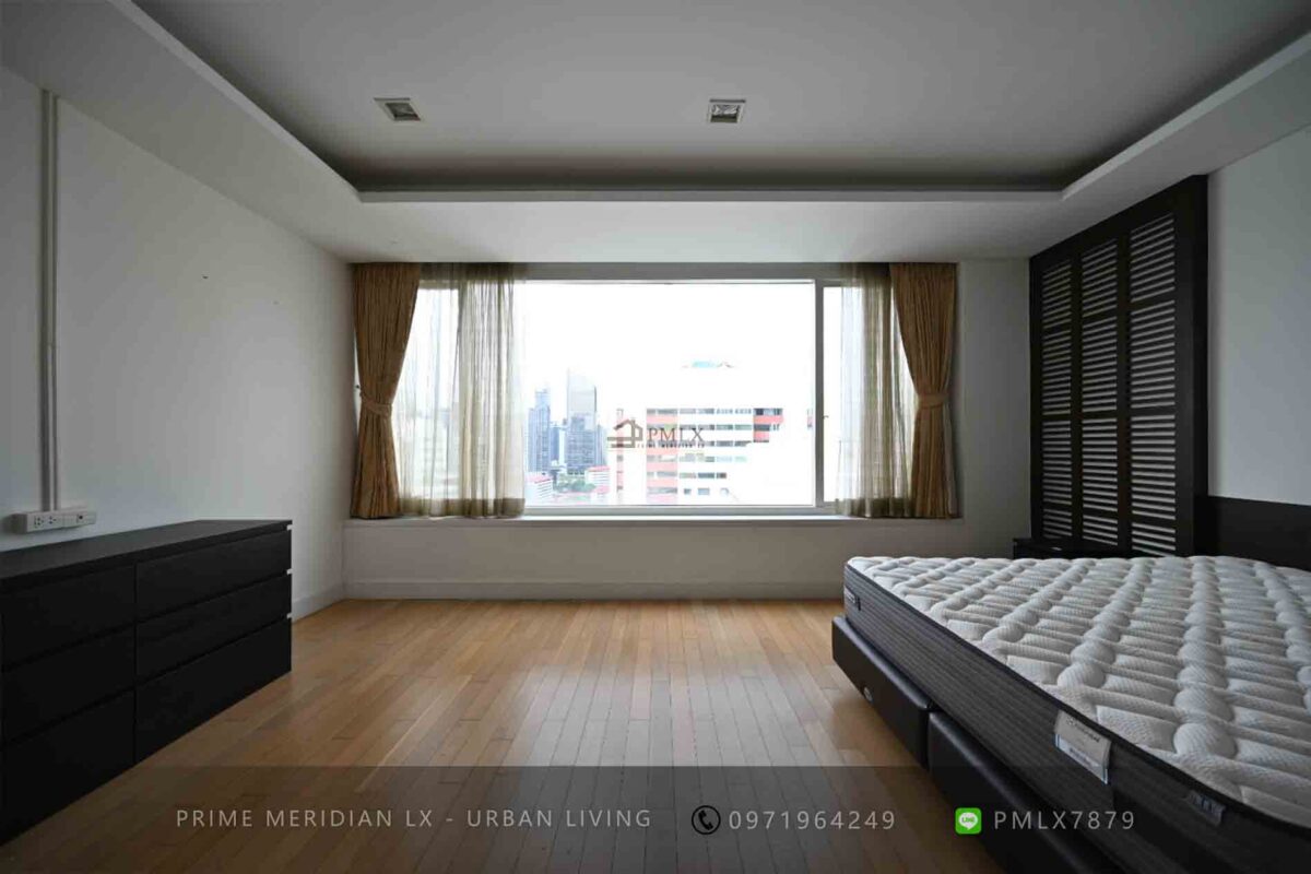 Wind Sukhumvit 23 - Triplex