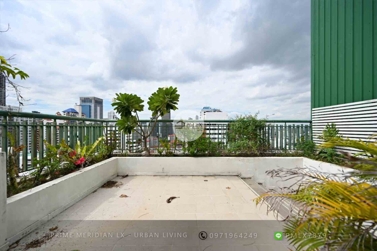 Wind Sukhumvit 23 - Triplex