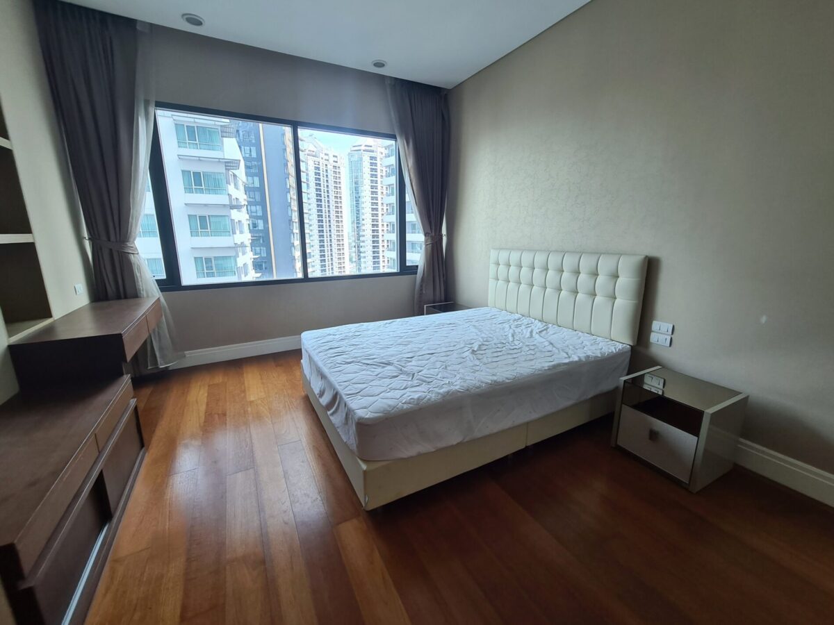 Bright Sukhumvit 24 - 3 Bedrooms