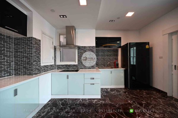 Wind Sukhumvit 23 - Triplex Penthouse