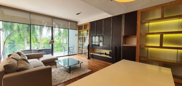 Domus Sukhumvit 16/18 - Prime location