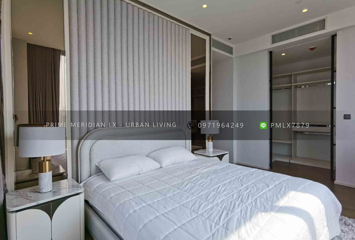 Muniq Langsuan - 2 Bed